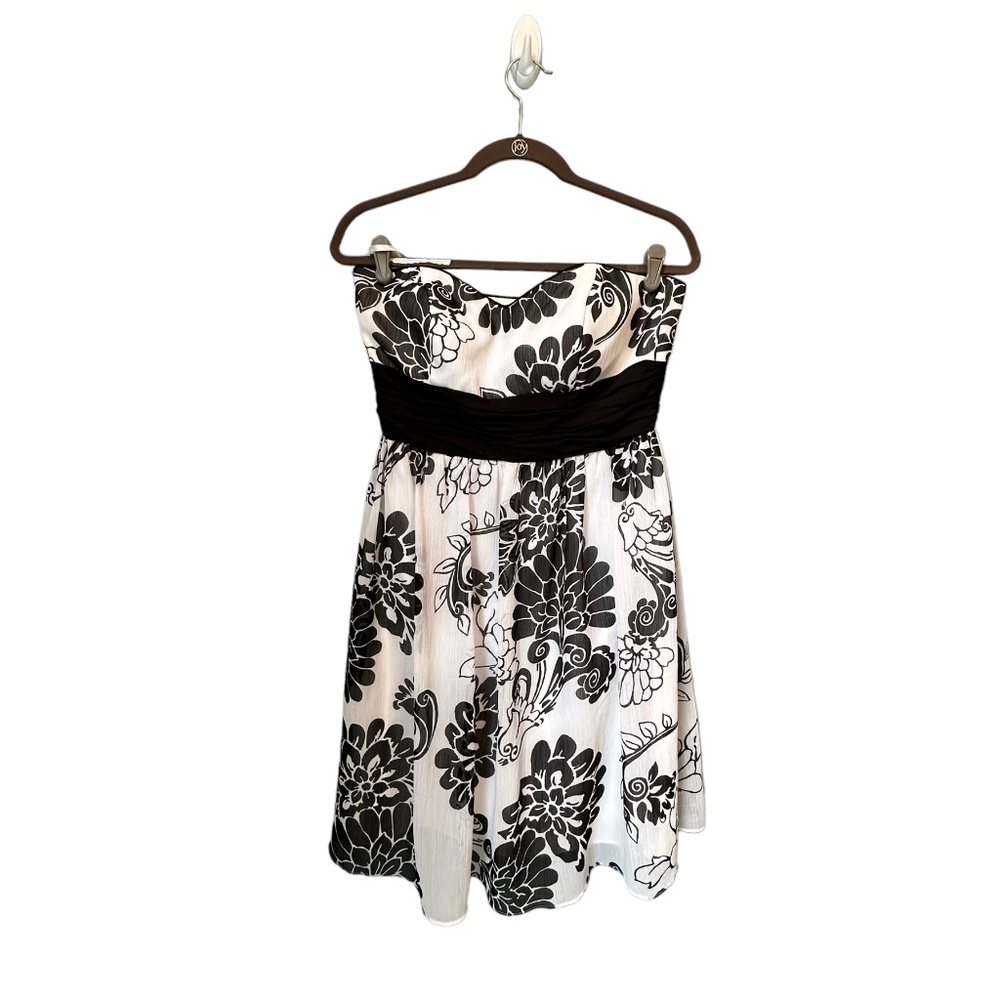 White House Black Market Size 6